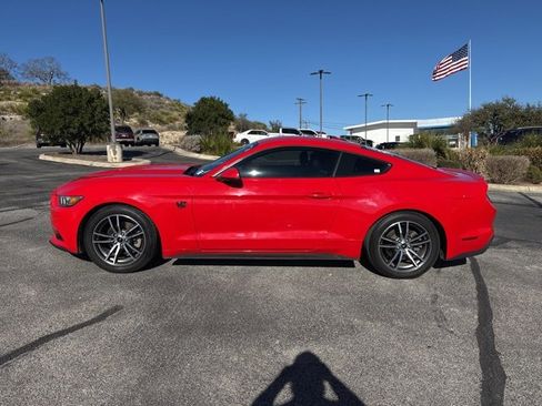 Used 2017 Ford Mustang Premium image 8