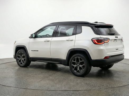 Used 2025 Jeep Compass Limited AWD/4WD image 6