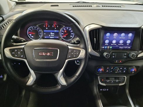 Used 2024 GMC Terrain SLT image 22