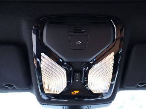 Used 2023 BMW 530e w/ Premium Package image 44