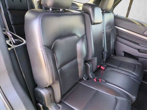 Used 2019 Ford Explorer XLT w/ Equipment Group 202A image 17