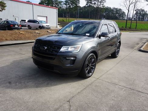Used 2018 Ford Explorer XLT w/ Equipment Group 202A image 25