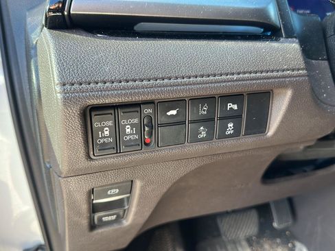 Used 2020 Honda Odyssey Elite image 12