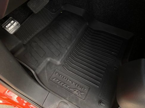 Used 2025 Nissan Frontier PRO-4X w/ Pro Convenience Package AWD/4WD image 16