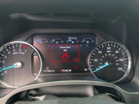 Used 2019 Ford Expedition XLT w/ Equipment Group 202A image 9