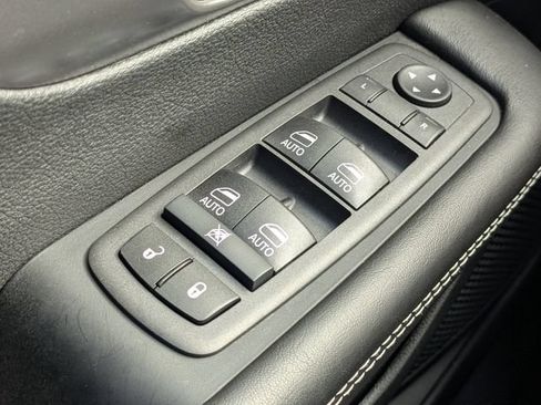 New 2026 Chrysler Pacifica Select FWD image 24