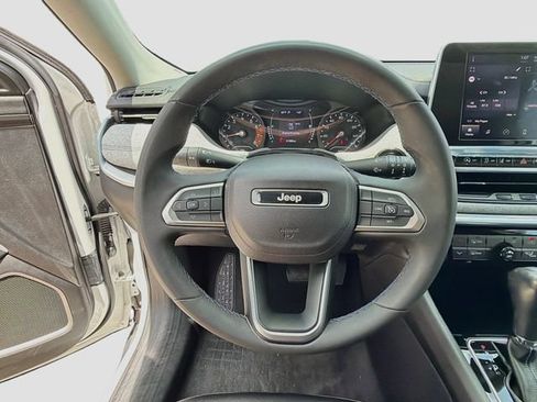 Used 2022 Jeep Compass Latitude AWD/4WD image 35