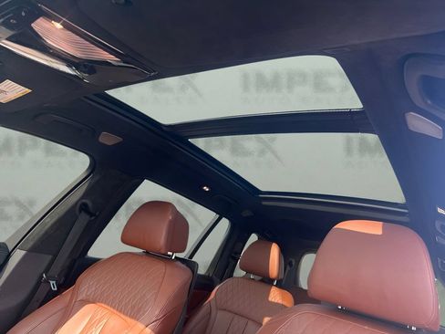 Used 2019 BMW X7 xDrive50i w/ M Sport Package AWD/4WD image 13