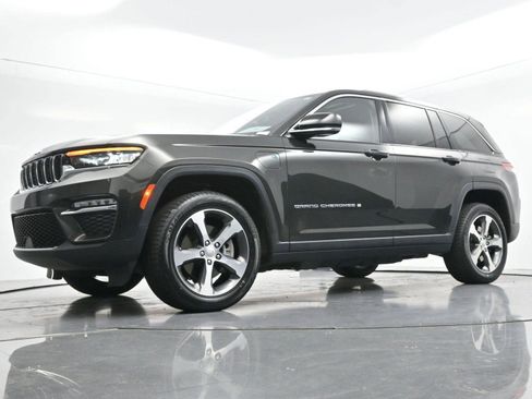 Used 2023 Jeep Grand Cherokee 4WD 4xe image 49