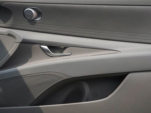 New 2026 Hyundai Elantra SE FWD image 8