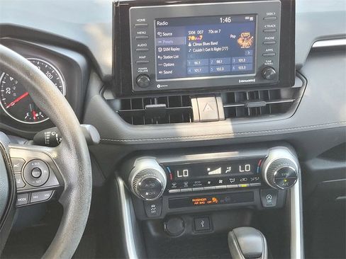 Used 2022 Toyota RAV4 XLE image 14