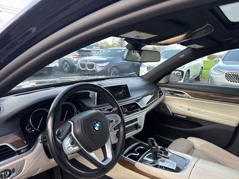 Used 2018 BMW 750i xDrive image 12