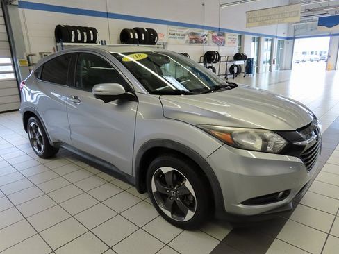Used 2018 Honda HR-V EX image 2
