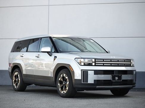 Used 2024 Hyundai Santa Fe SE image 1