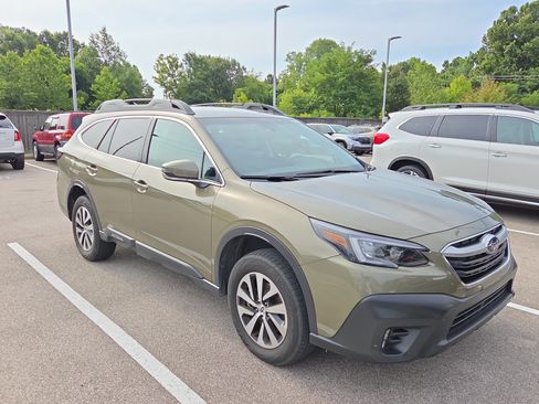 Used 2022 Subaru Outback Premium AWD/4WD image 2