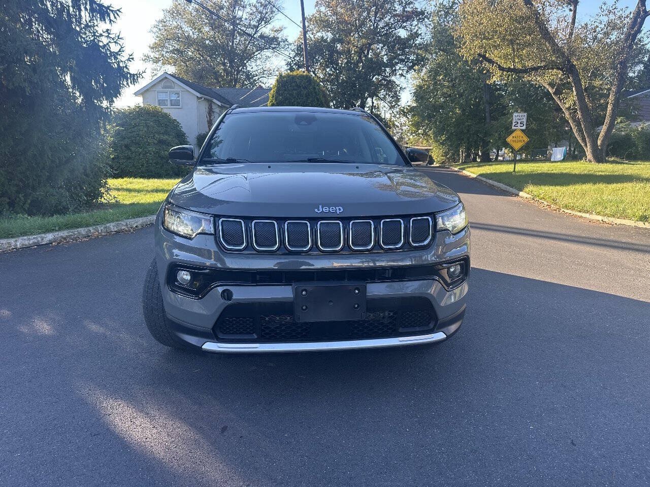 Used 2022 Jeep Compass Limited w/ Sun and Sound Group AWD/4WD image 3