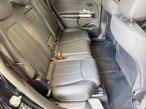 Used 2026 Mercedes-Benz GLB 250 4MATIC image 30