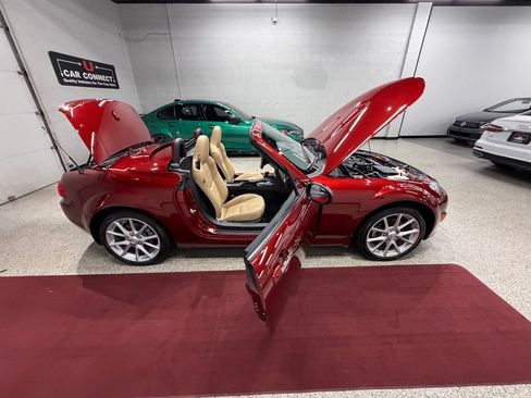 Used 2010 MAZDA MX-5 Miata Grand Touring w/ Premium Pkg RWD image 51