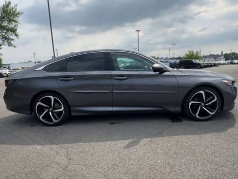 Used 2018 Honda Accord Sport image 9