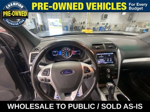 Used 2014 Ford Explorer XLT w/ Equipment Group 202A AWD/4WD image 12