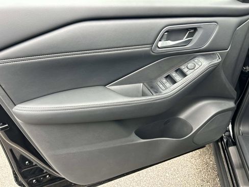 New 2026 Nissan Rogue Dark Armor AWD/4WD image 17