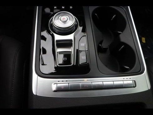 New 2026 Kia Carnival EX image 17