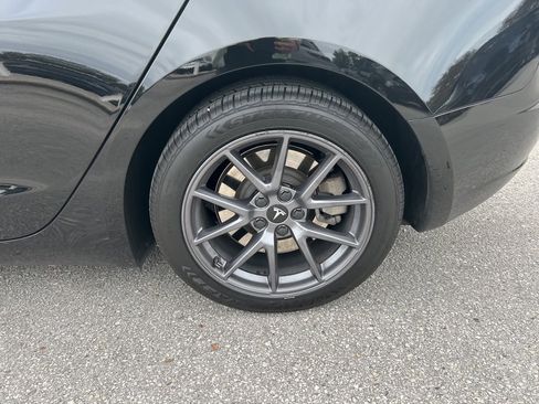 Used 2023 Tesla Model 3 Standard Range image 5