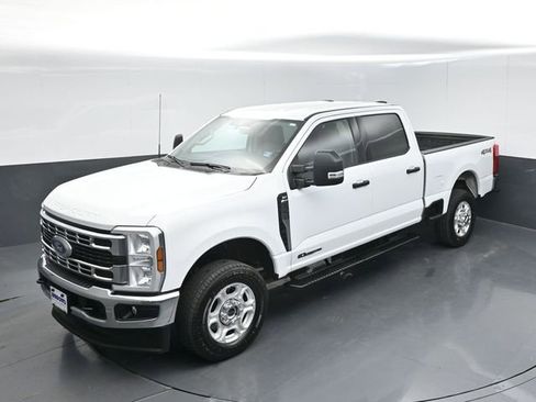 Used 2025 Ford F350 XLT image 40