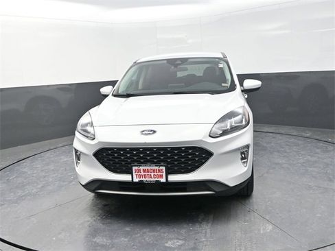 Used 2022 Ford Escape SEL image 2