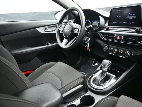 Used 2024 Kia Forte LXS w/ LXS Technology Package image 18