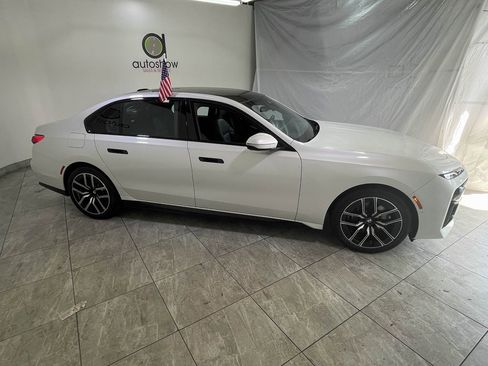 Used 2025 BMW 740i xDrive image 7