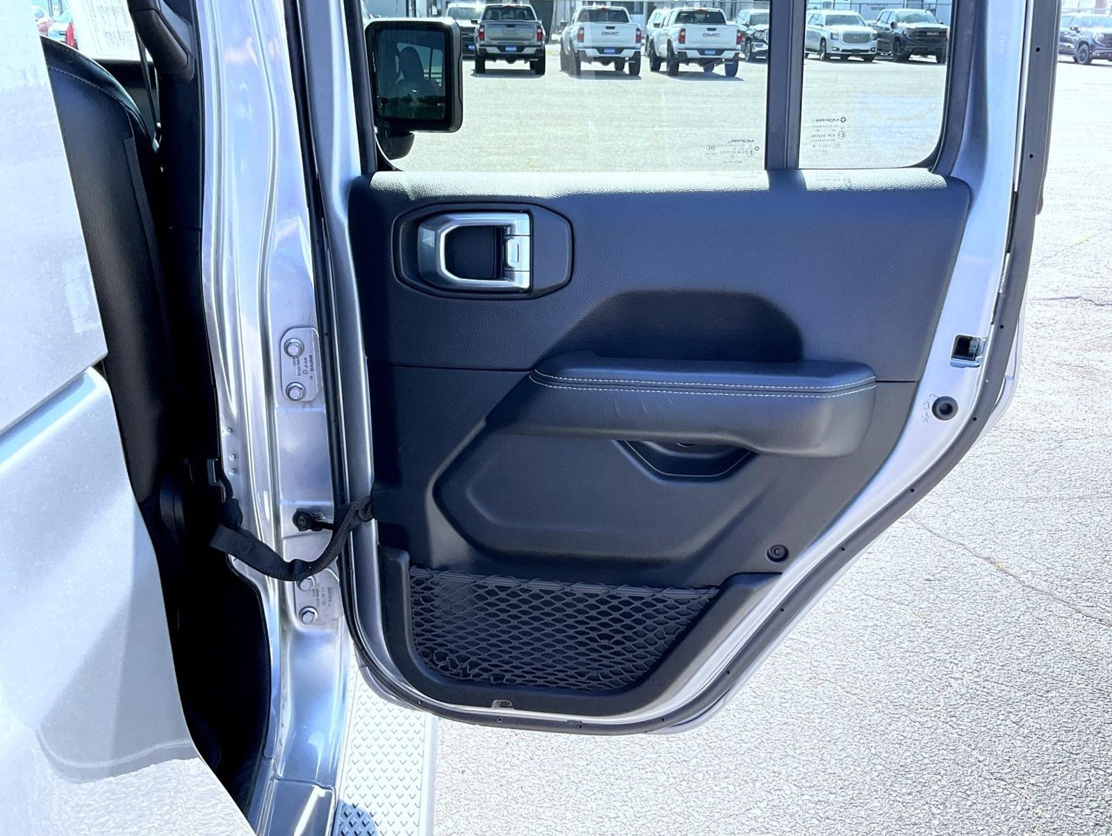 Used 2021 Jeep Gladiator Overland AWD/4WD image 17