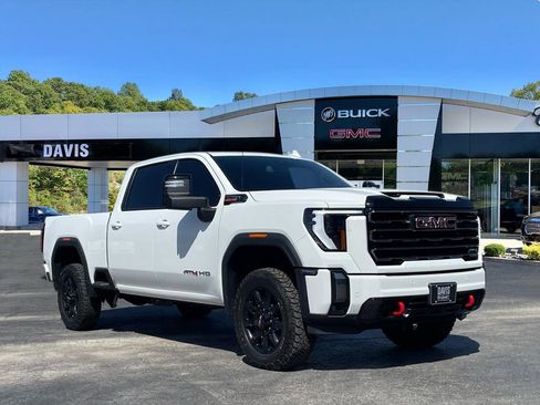 Used 2024 GMC Sierra 2500 AT4 image 1