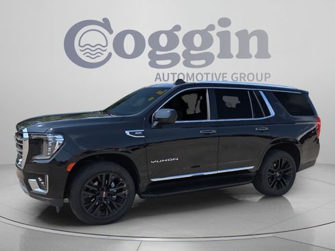 Used 2021 GMC Yukon SLT w/ Rear Media and Nav Package AWD/4WD image 1