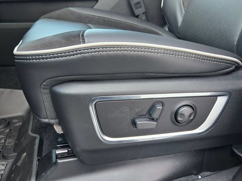 New 2026 RAM 1500 Laramie w/ Night Edition AWD/4WD image 19