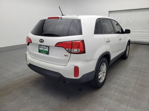 Used 2015 Kia Sorento LX image 9