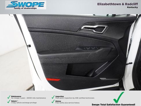 Used 2023 Kia Sportage LX image 13