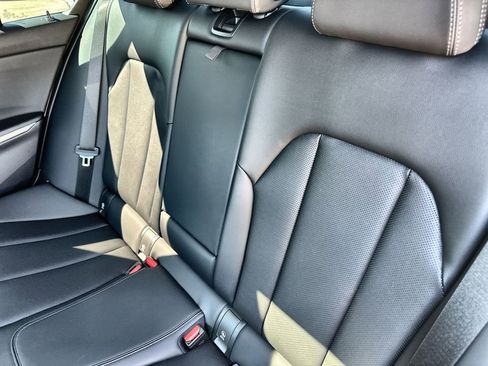 Used 2023 BMW 330i Sedan w/ Driving Assistance Package image 18