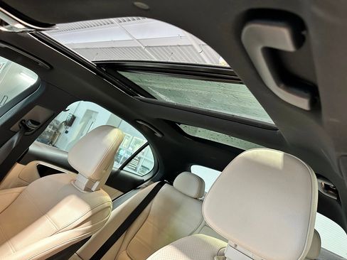 Used 2022 Mercedes-Benz C 300 4MATIC Sedan image 12