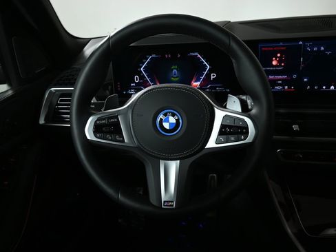 Certified 2025 BMW X5 xDrive50e w/ M Sport Package image 19