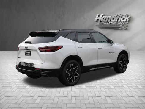 Used 2023 Chevrolet Blazer RS w/ Enhanced Convenience Package FWD image 9