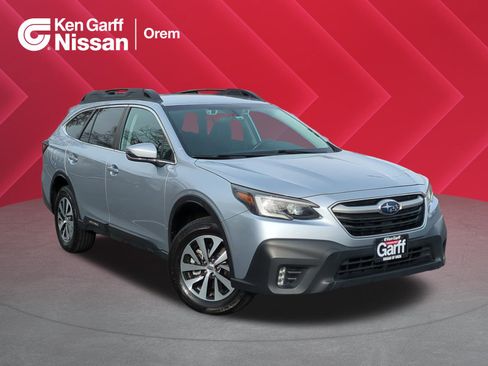 Used 2022 Subaru Outback Premium image 1