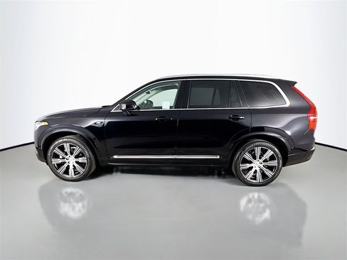 Certified 2025 Volvo XC90 B6 Plus w/ Protection Package Premier image 4