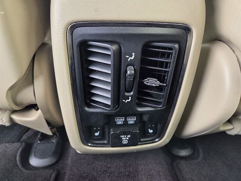 Used 2016 Jeep Grand Cherokee Limited image 13