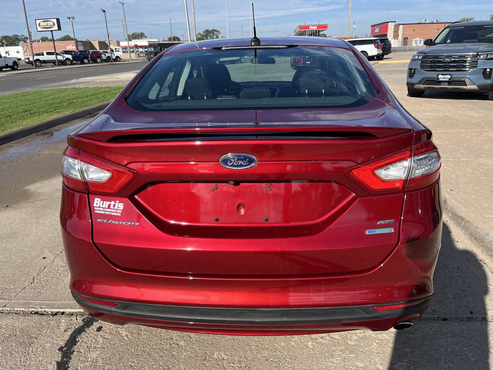 Used 2014 Ford Fusion SE FWD image 5