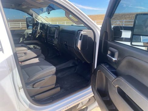 Used 2018 Chevrolet Silverado 3500 LT w/ LT Convenience Package image 9