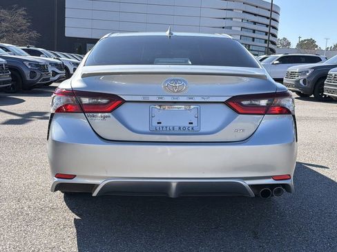 Used 2022 Toyota Camry SE image 4