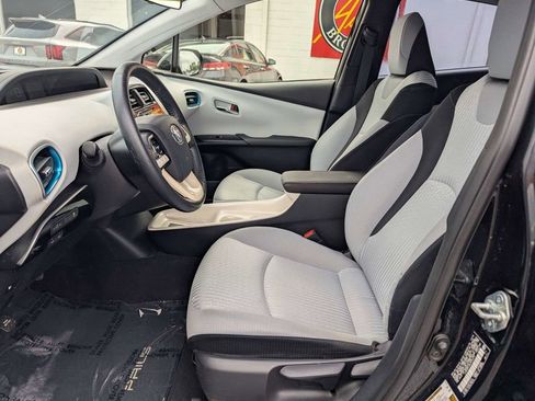 Used 2017 Toyota Prius Three w/ Advanced Technology Package FWD image 20