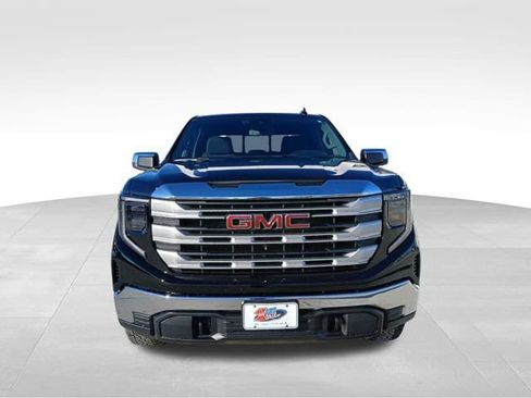 New 2026 GMC Sierra 1500 SLE image 8