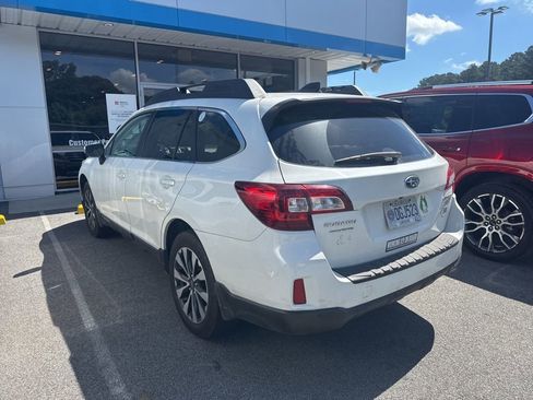 Used 2017 Subaru Outback 2.5i Limited AWD/4WD image 7